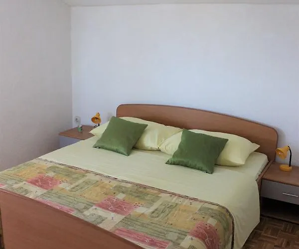 Arta Apartamento Murter