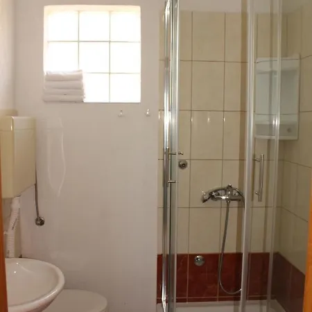 Apartment Arta *