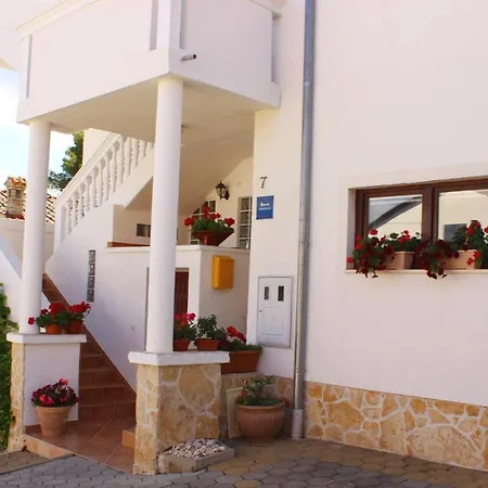 Arta Apartment