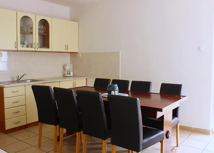 Apartament Arta *